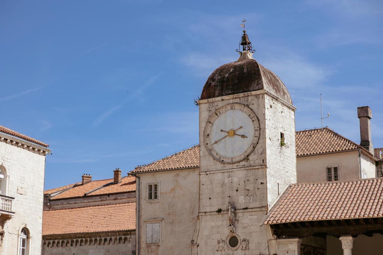 Studio-Appartements Emwey Trogir Exterior photo